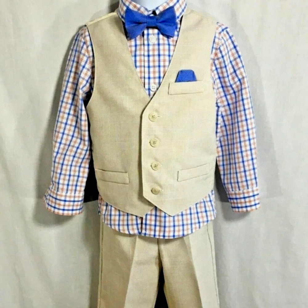 Nautica 4 pc boys suit size 6 or size 7